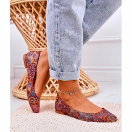 Kvinnors läder Maciejka Ballerinor röda med blommor 04100-38 mångfärgad 1