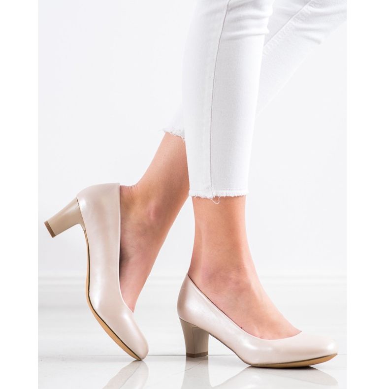 Evento Glänsande Beige pumps 1