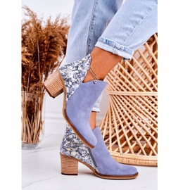 Kvinnors läderstövlar på en högklackad Maciejka Ljusblå 04492 2