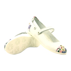 Girls 'Leather Ballerinas med vita blommor Bartek 3