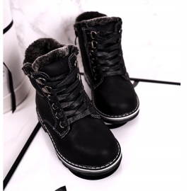 Barnfångare isolerade med pälssvart Luke 2