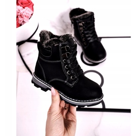 Barnfångare isolerade med pälssvart Luke 3