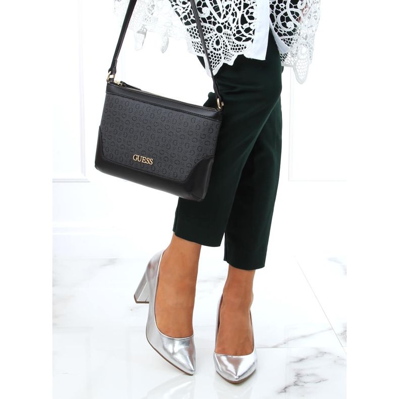 Pumpar på silverposten NF-65P Silver 2