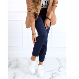 Vita sneakers på en hög sula LA133P Vit 1