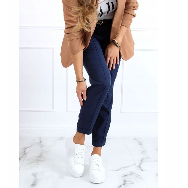 Vita sneakers på en hög sula LA133P Vit 1