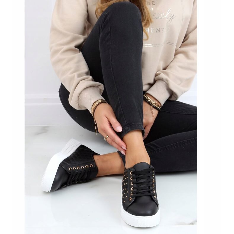 Svarta damskor med dubbar LA124P Svart 1