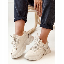 PS1 Damskor på en massiv sula Beige Chunky 2