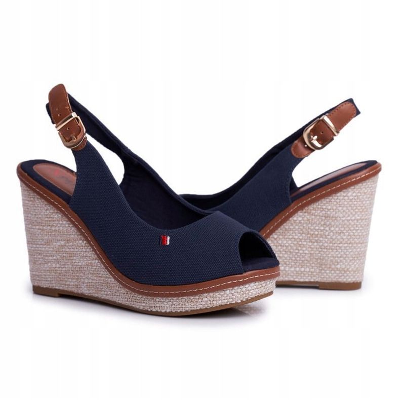 PS1 Tommy Marinblå sandaler på en flätad kilklack 2