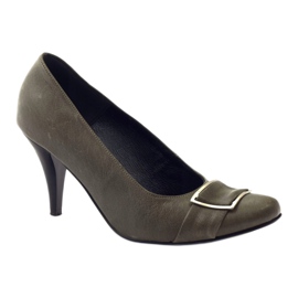 Grå läderpumpar med en silverkorda klämma 1