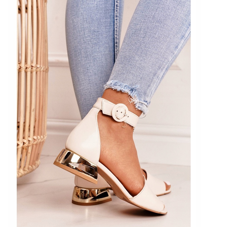 Lädersandaler på guldklackar Laura Messi 2143 Beige 1