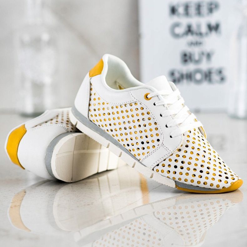 Kylie Vita och gula Openwork -sneakers 2