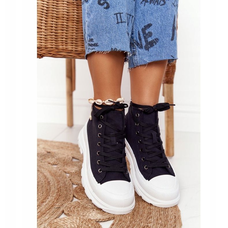 FB2 Kvinnors höga sneakers på en stor sula svart Trissy 2