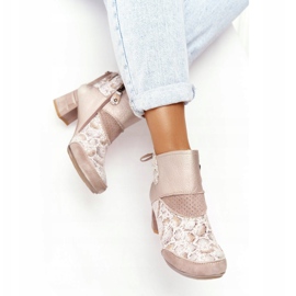 Kvinnors läderskor på hälen Maciejka guldbeige 03963-20 gyllene 1