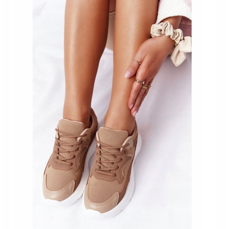 FB2 Kvinnors sneakers på stor sula Ljusbrun Delusion 1