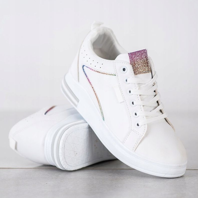 SHELOVET Vita skor med dold kil 1