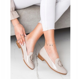 Beige loafers med VINCEZA -dekoration 2
