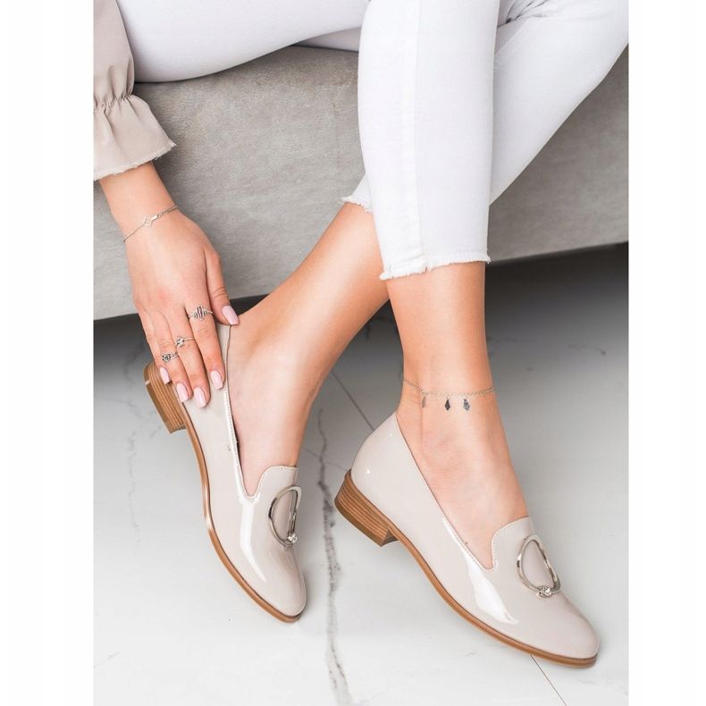 Beige loafers med VINCEZA -dekoration 2