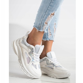 SHELOVET Vita sneakers på plattformen 1
