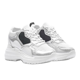 Vita sneakers på kilen Alexandra svart silver- 1