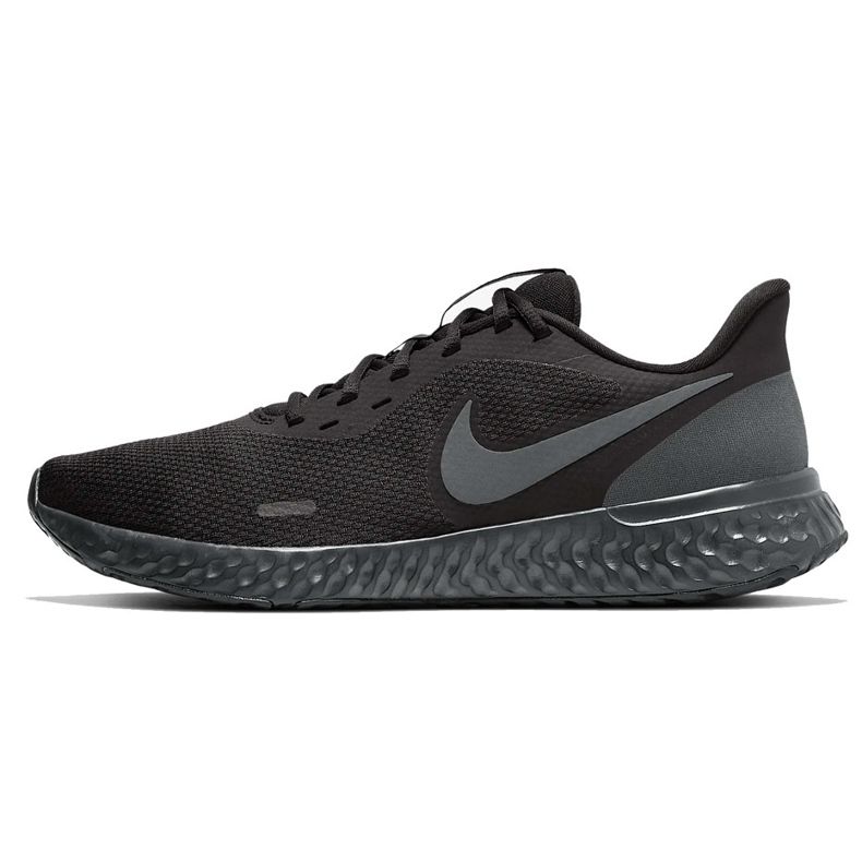 Nike Revolution 5 löparskor för män svart BQ3204 001 grå 1