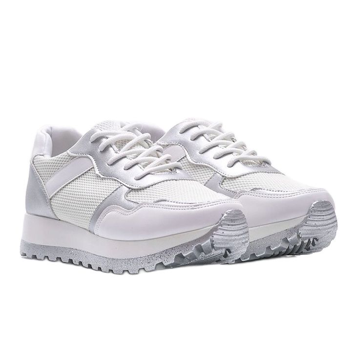 Vita sneakers från Antonia 1