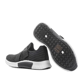 Svarta Akira slip-on sportskor 1