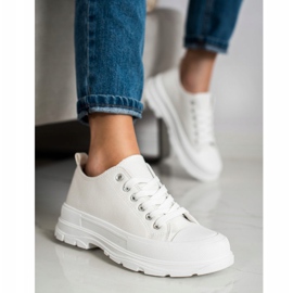 SHELOVET Vita sneakers på plattformen 2