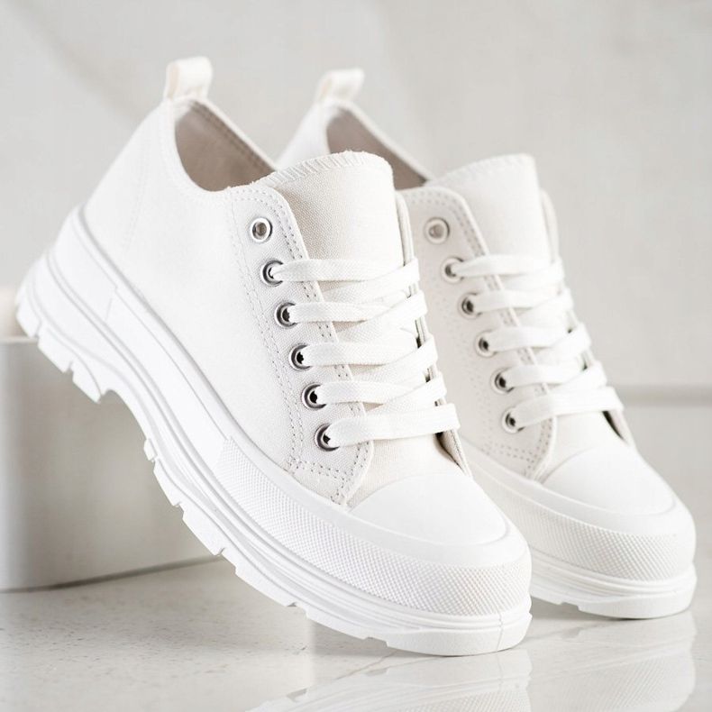 SHELOVET Vita sneakers på plattformen 1