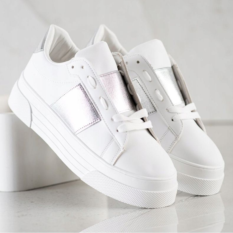 SHELOVET Sneakers med ekoläder på plattformen vit 2