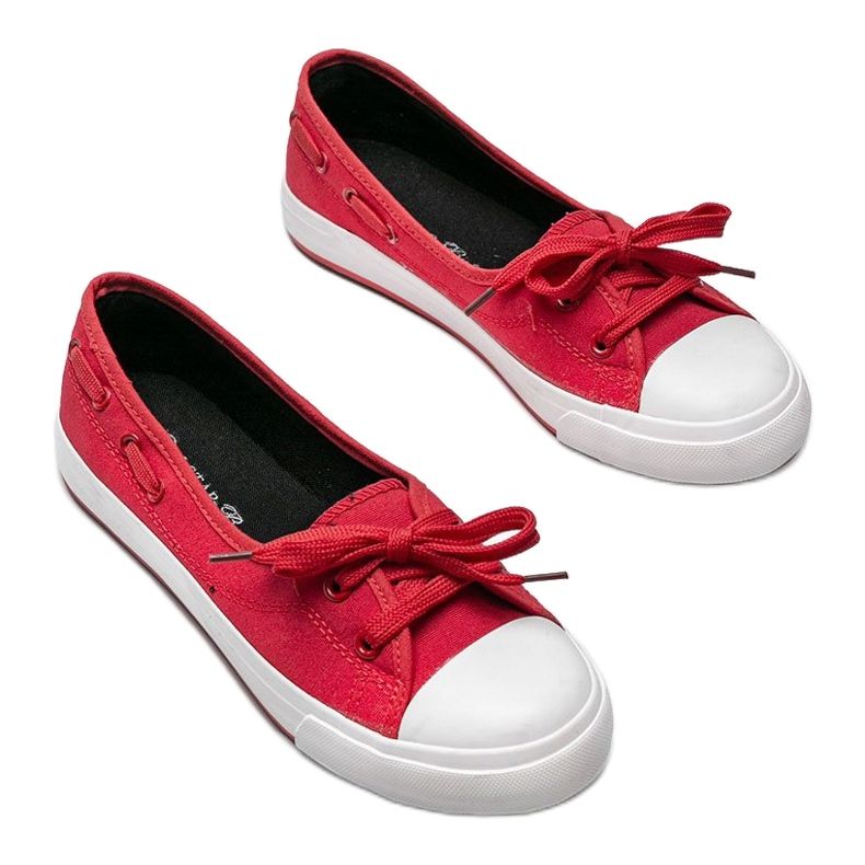 Alanas röda halv-sneakers 1