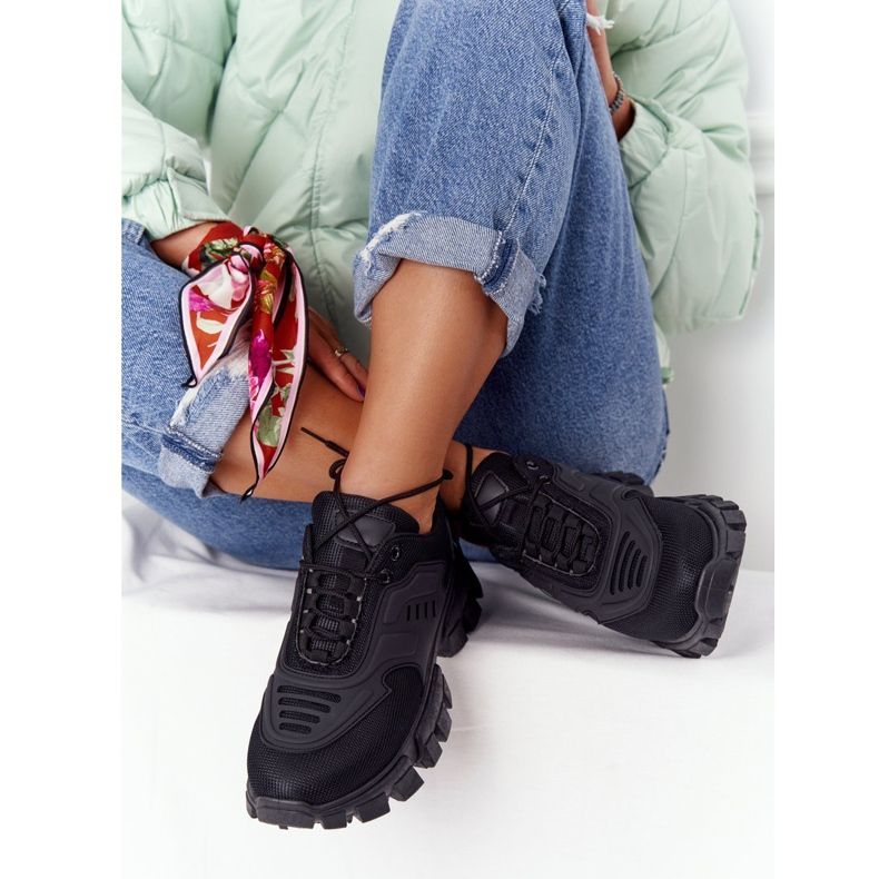 Kvinnors svarta sneakers på stor sula svart New York 1