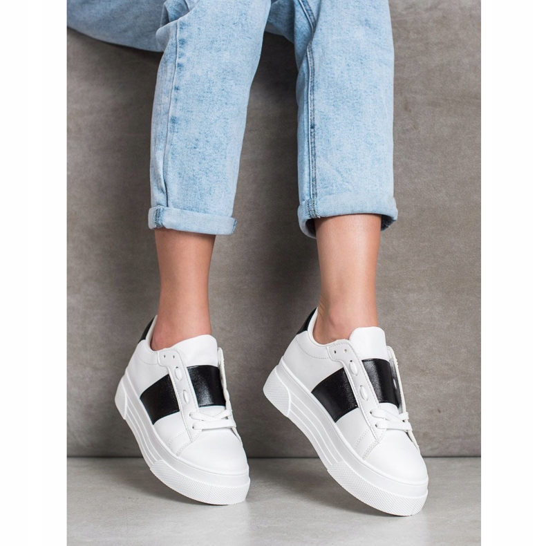 SHELOVET Sneakers med ekoläder på plattformen vit 1
