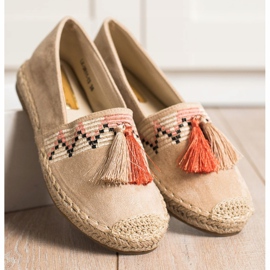 Best Shoes Moderiktiga espadriller med prydnader beige 2