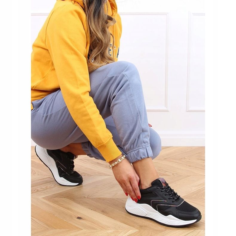 Svart GB-003 Svarta sportskor 1