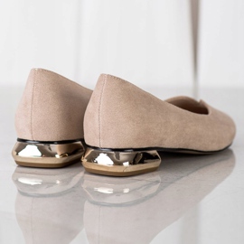 Pumpar med guldklack VINCEZA beige 1