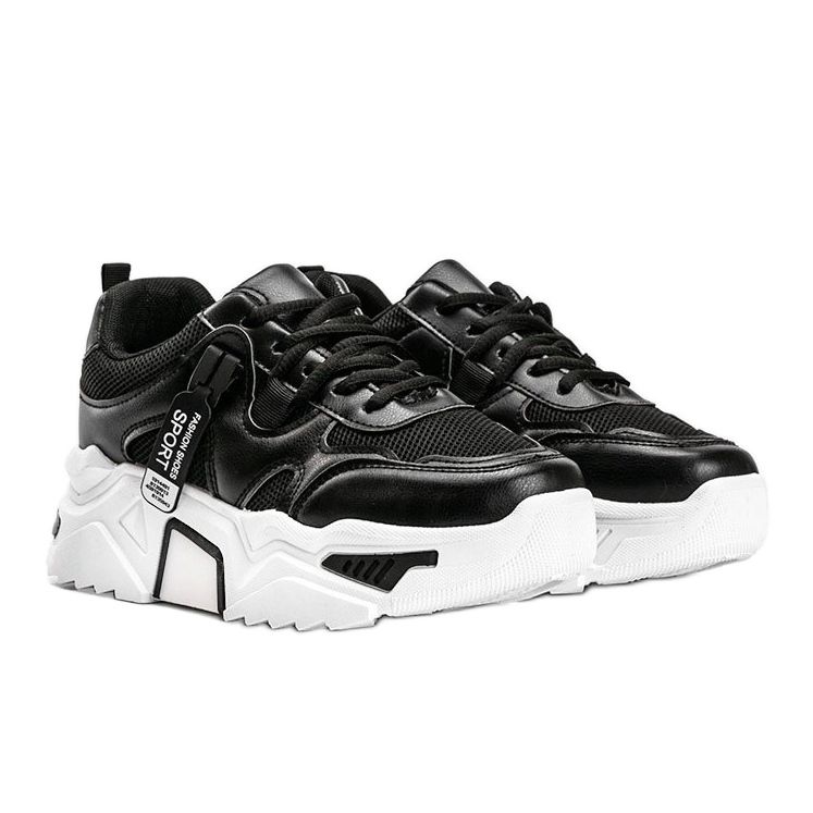 Svarta sneakers med en tjock Cristina -sula 1