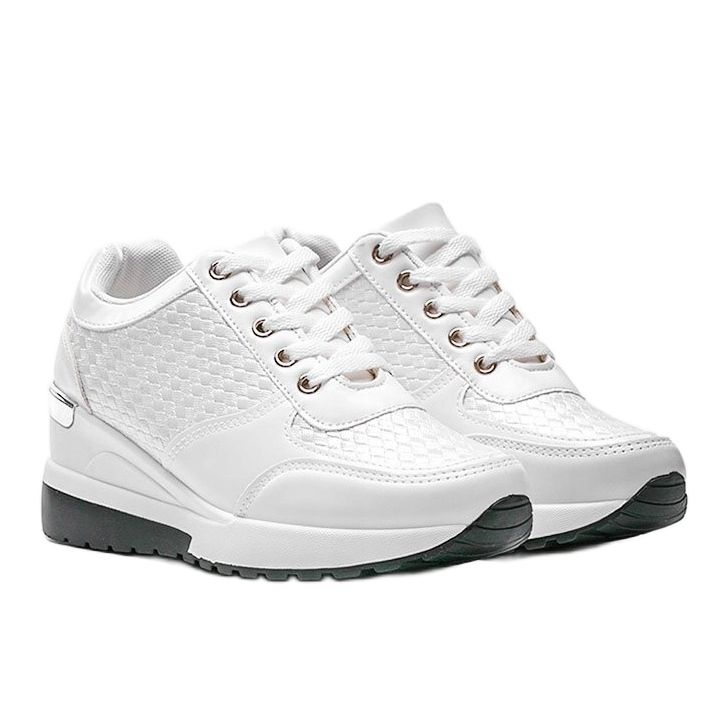 Vita blanka sneakers på Mara -kilen 1