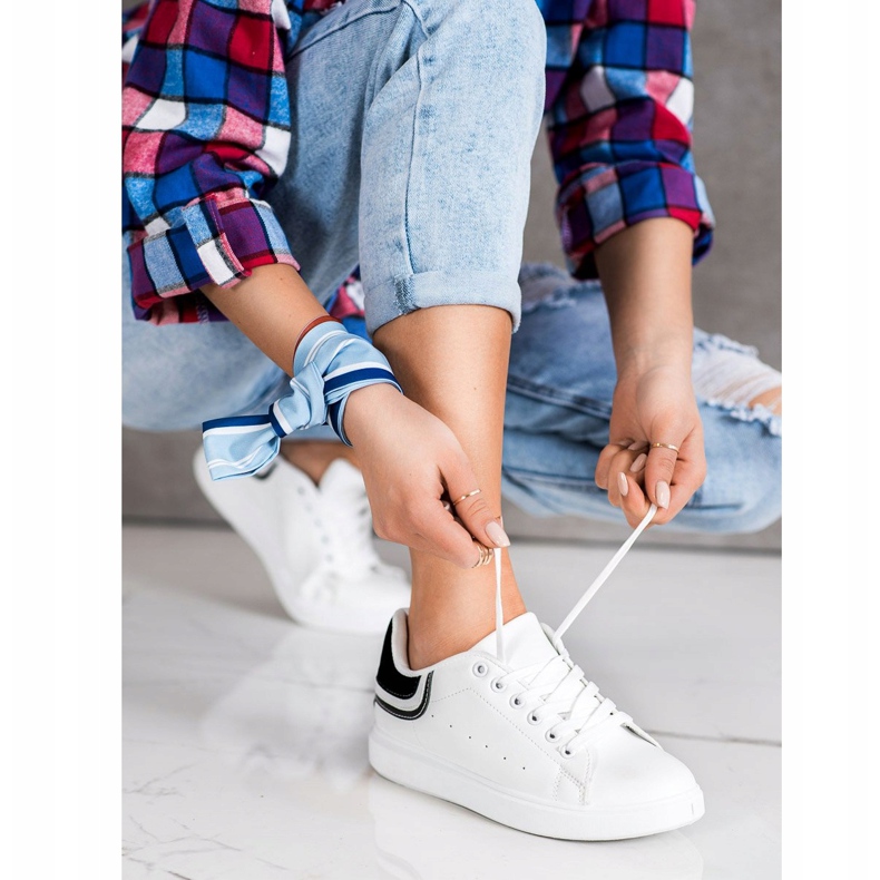 SHELOVET Sneakers med svart insats vit 1