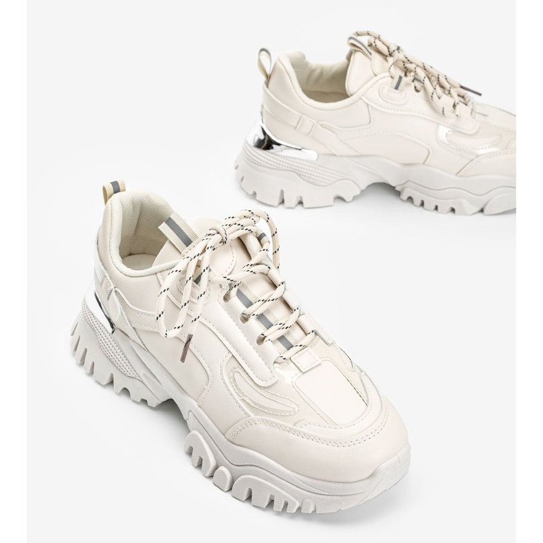 Beige sneakers med metalliska Ansley -insatser 2