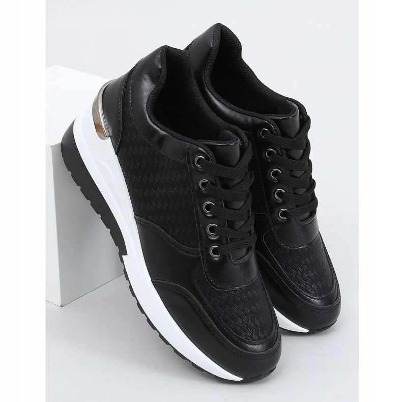 Svart MY-2717 Svarta sportskor på en dold kilklack 1