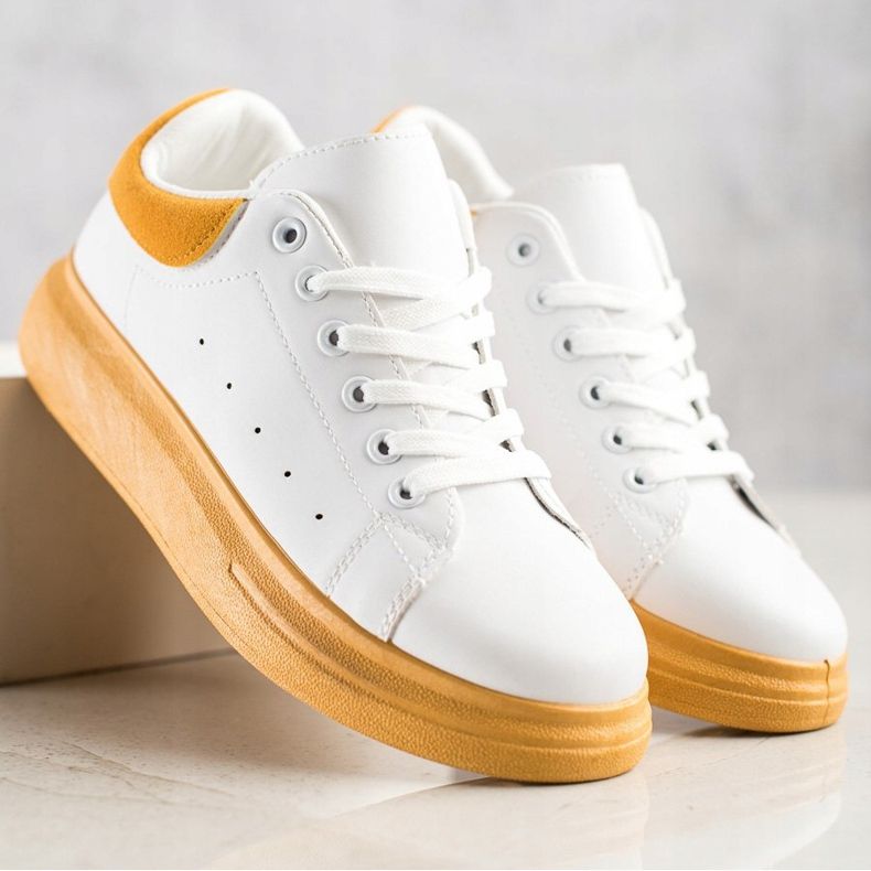 SHELOVET Sneakers På Den Gula Plattformen vit 2
