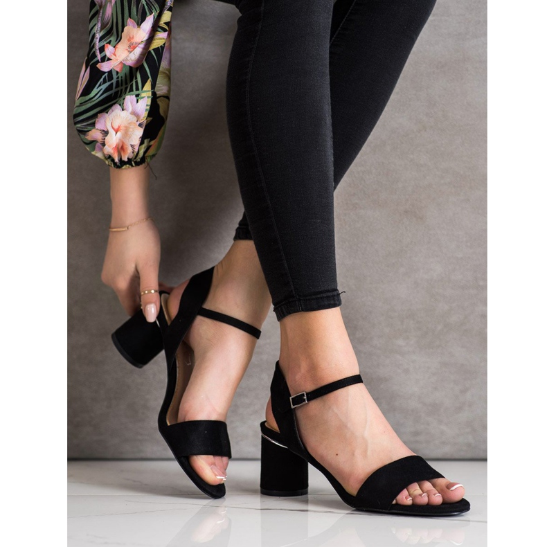 Evento Snygga sandaler på en bar svart 2