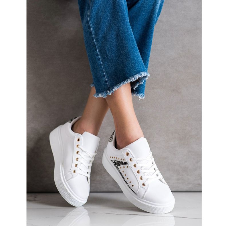 SHELOVET Vita sneakers på plattformen svart 2