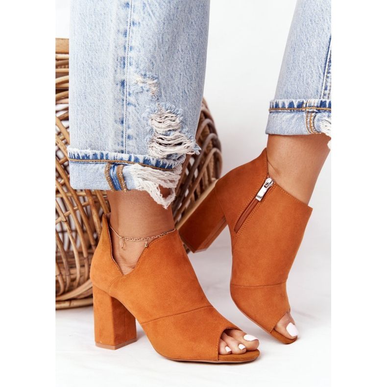 Vårmocka stövlar på ett inlägg Vinceza 21-17095 Camel brun 1