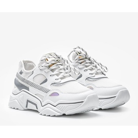 Vita sneakers på en tjock Leanna -sula 1