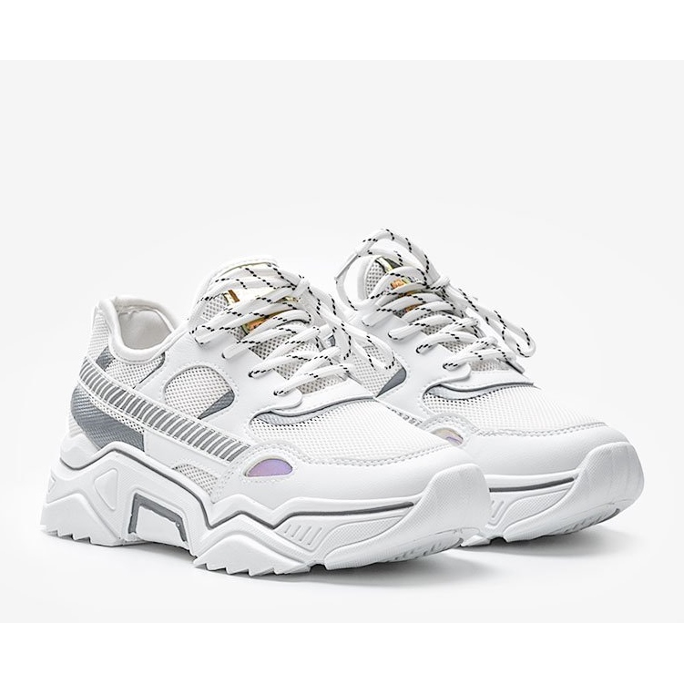 Vita sneakers på en tjock Leanna -sula 1