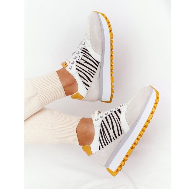 Läderskor på plattformen GOE HH2N4001 Vit-gul 1