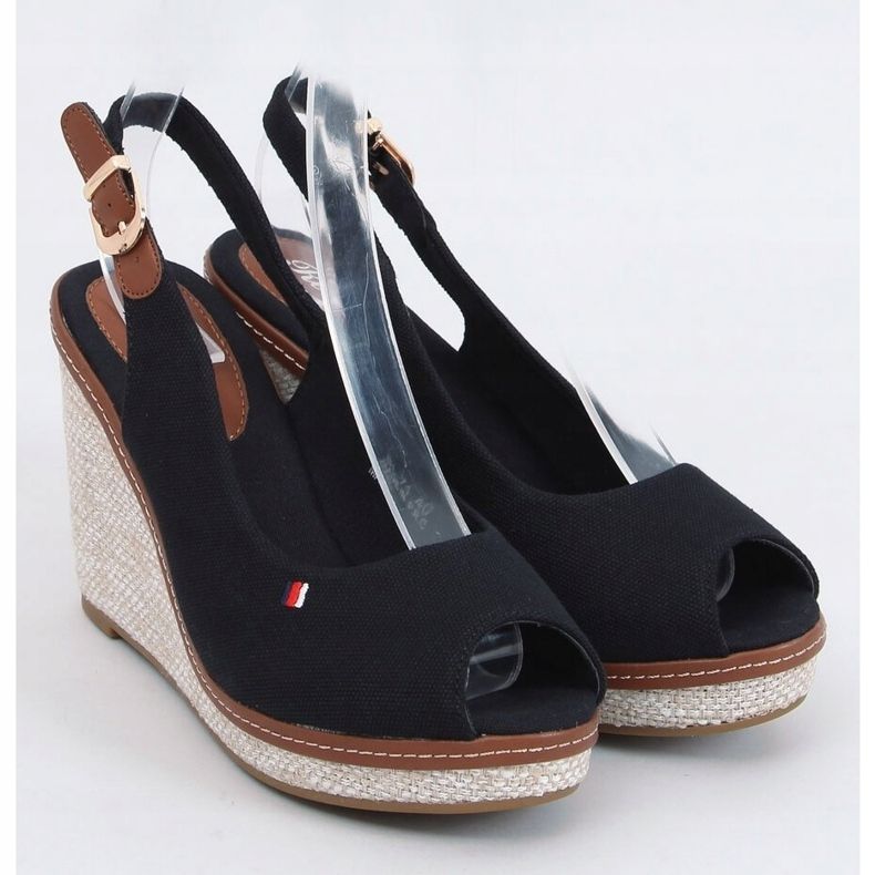 Svarta sandaler på kilar BL-71 Svart 1