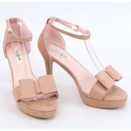 Sandaler på den beige 9R32 -plattformen 1