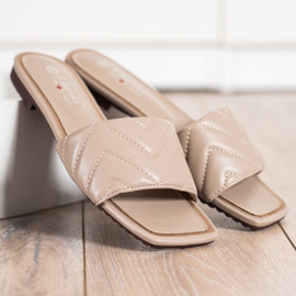 S. BARSKI Quiltade S.BARSKI tofflor beige 1